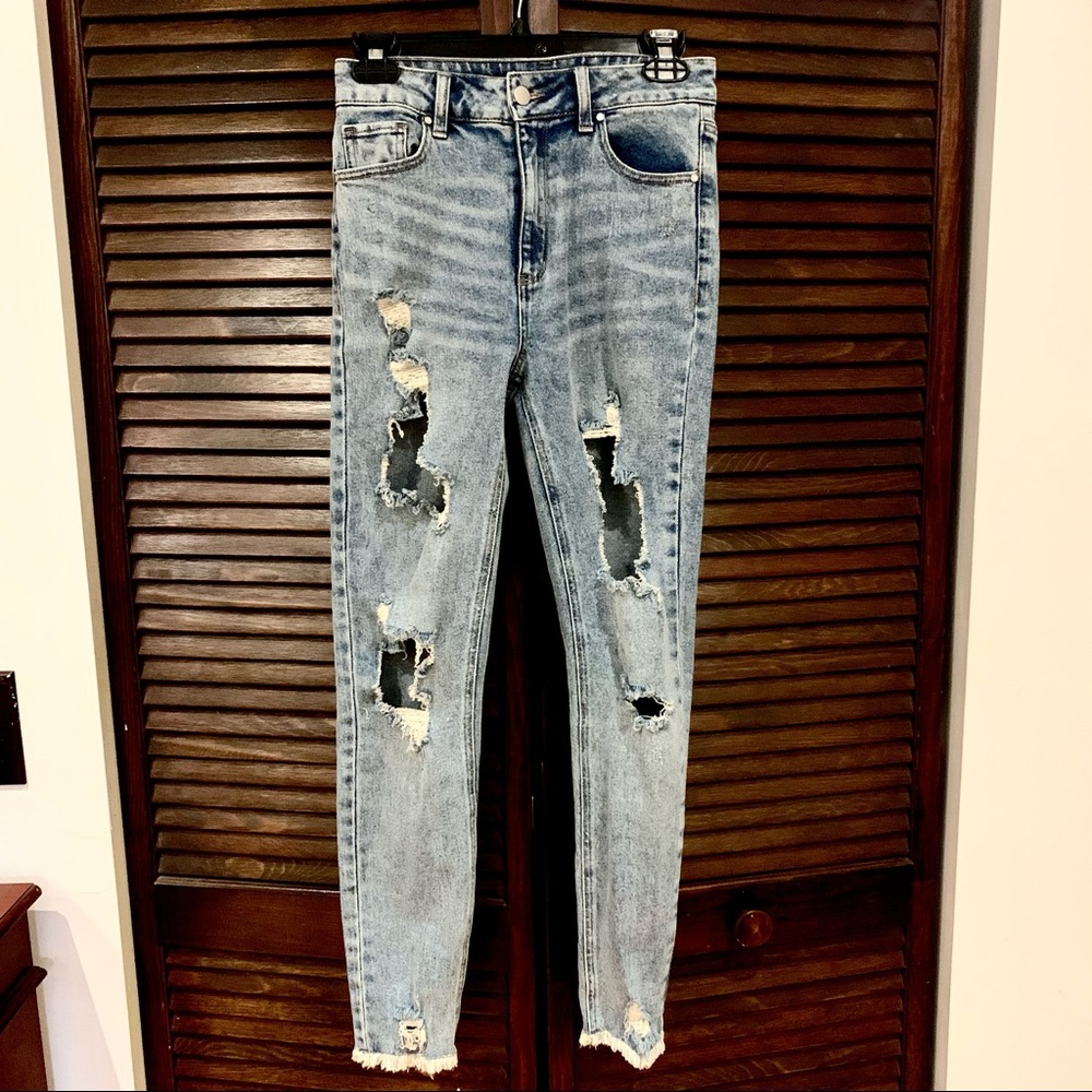 Distressed Ripped Light Wash Jeans